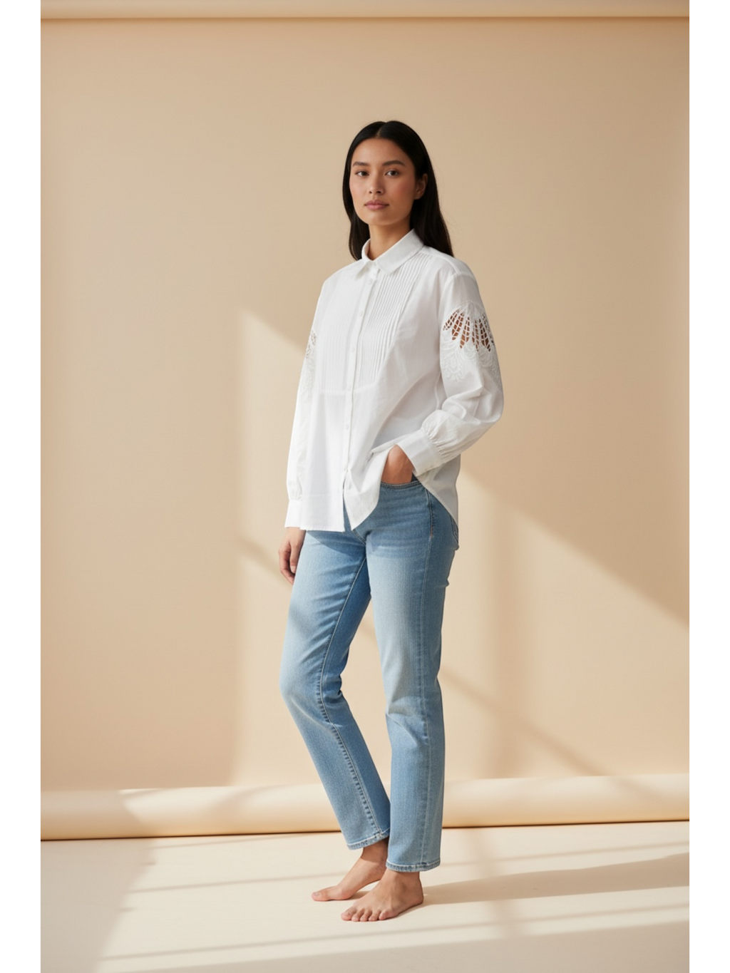 Japa blouse with lace shoulder