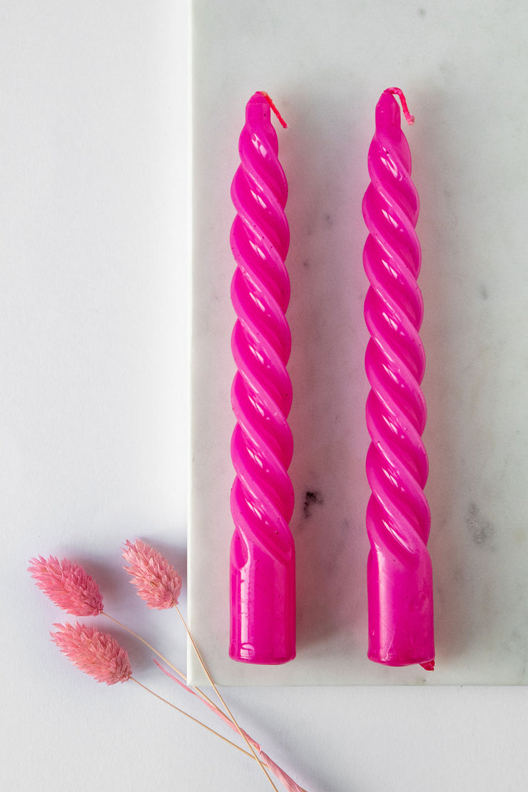 Spiral candles in bright pink color